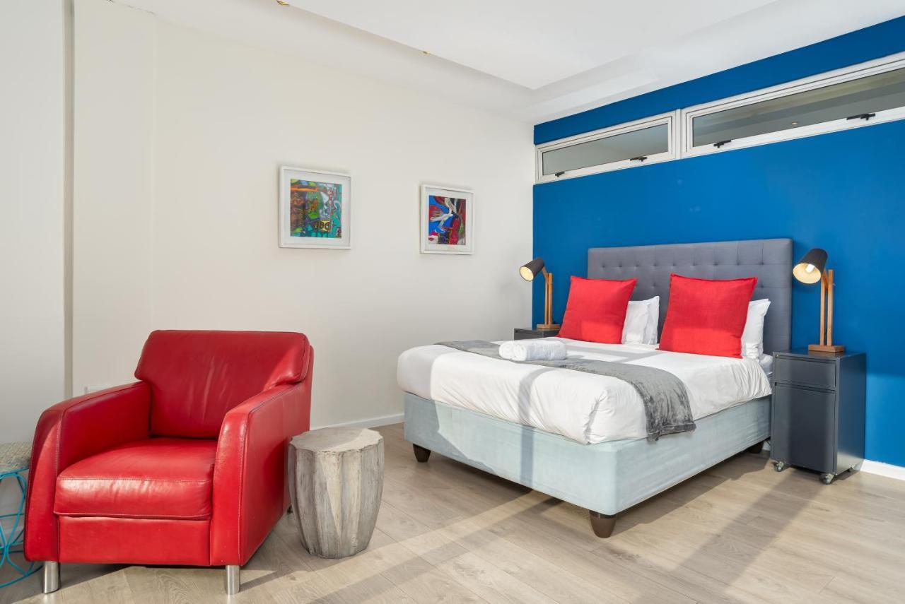 Four Seasons Apartments Cape Town Exterior photo