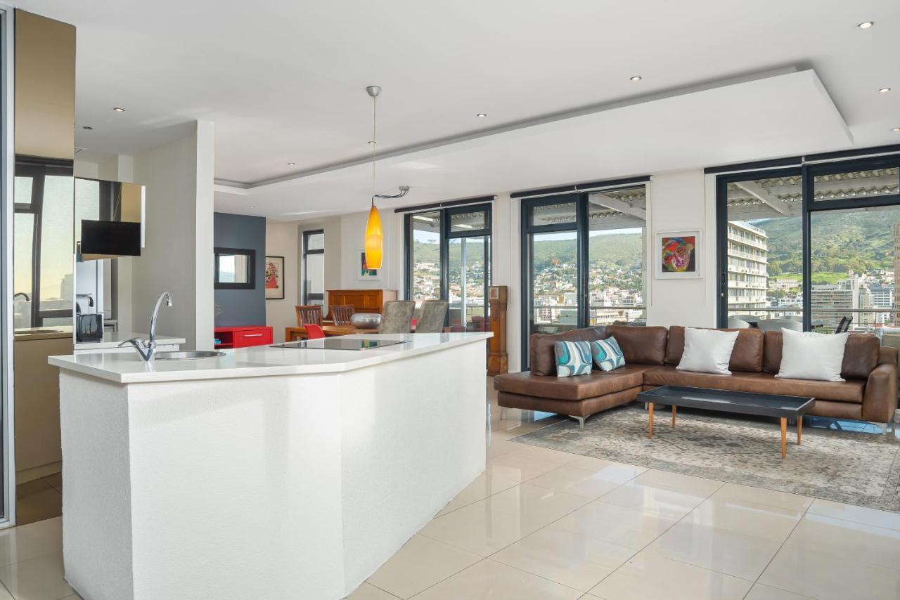 Four Seasons Apartments Cape Town Exterior photo