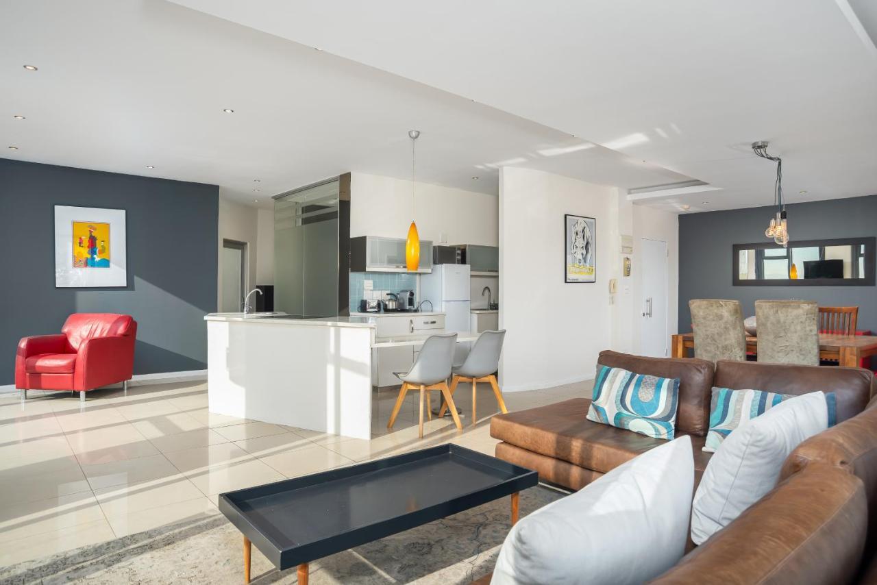 Four Seasons Apartments Cape Town Exterior photo