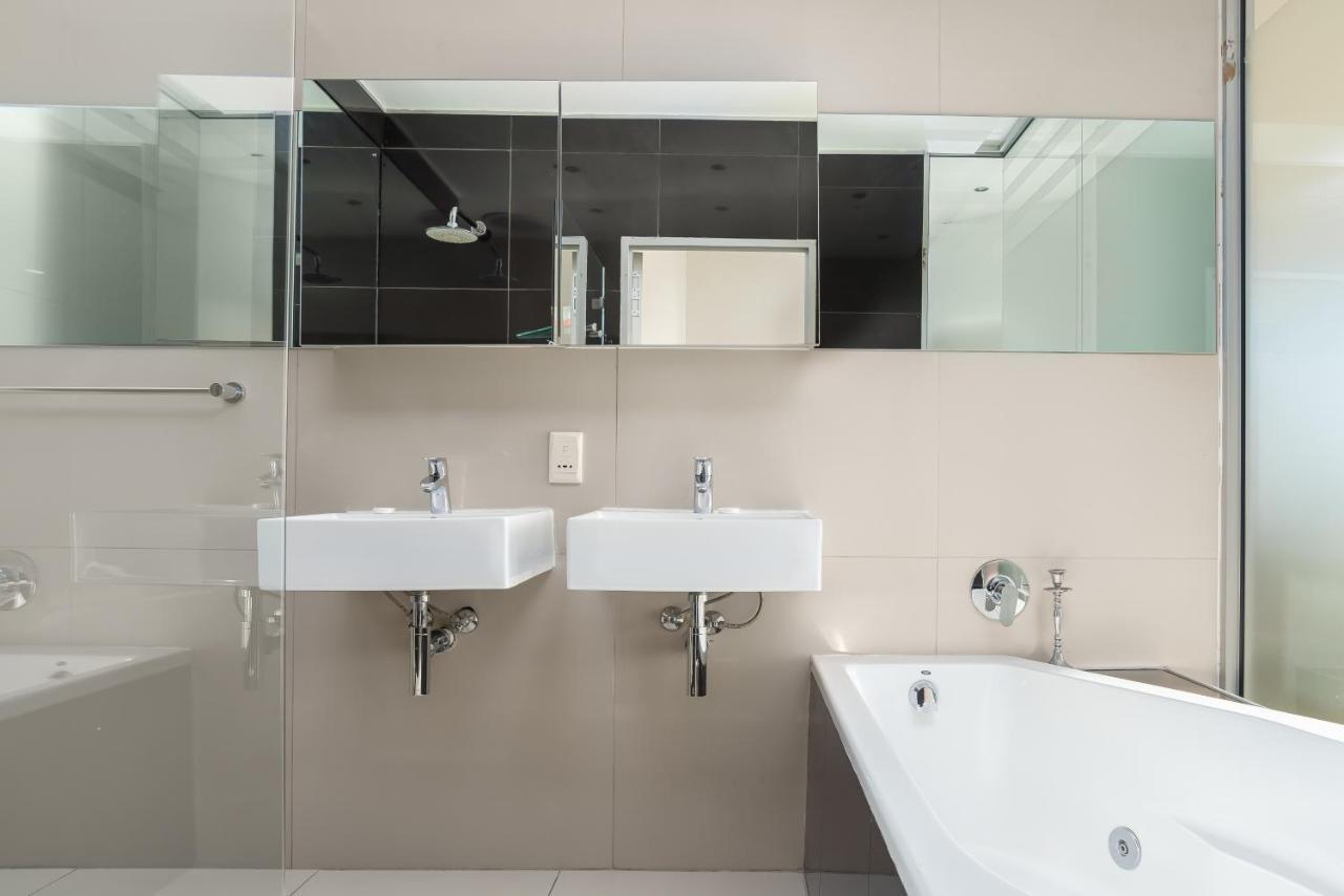 Four Seasons Apartments Cape Town Exterior photo