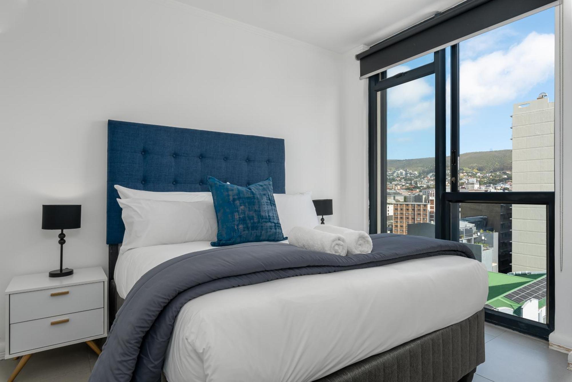 Four Seasons Apartments Cape Town Exterior photo